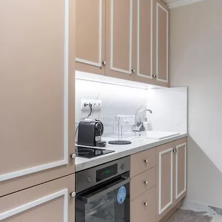 Apartment Lux 2 Bedroom Next To Metro