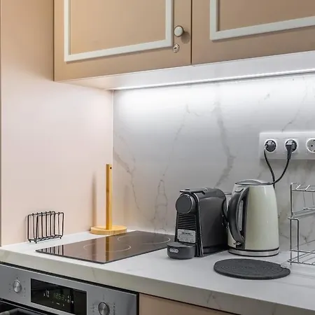 Apartment Lux 2 Bedroom Next To Metro