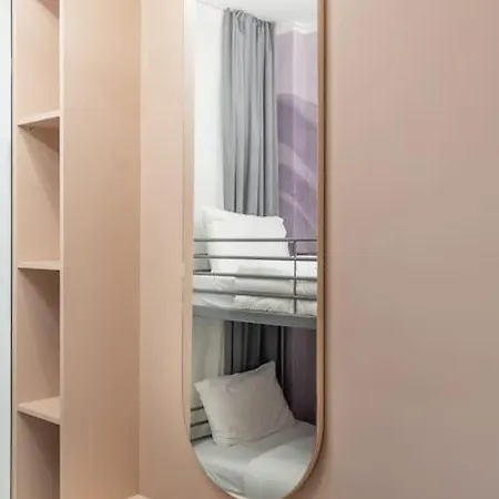 Lux 2 Bedroom Next To Metro Apartment *